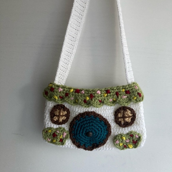 Bag End Lord of the Rings inspired crochet bag - Picture 2 of 4